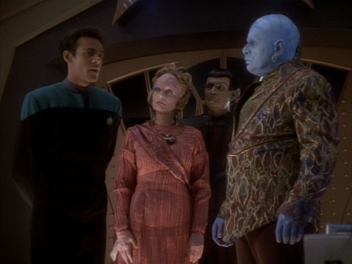extant_StarTrekDS9_1x17-TheForsaken_00939.jpg