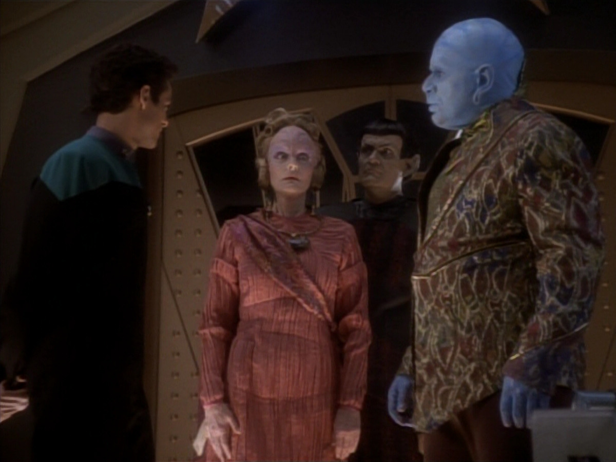 extant_StarTrekDS9_1x17-TheForsaken_00942.jpg