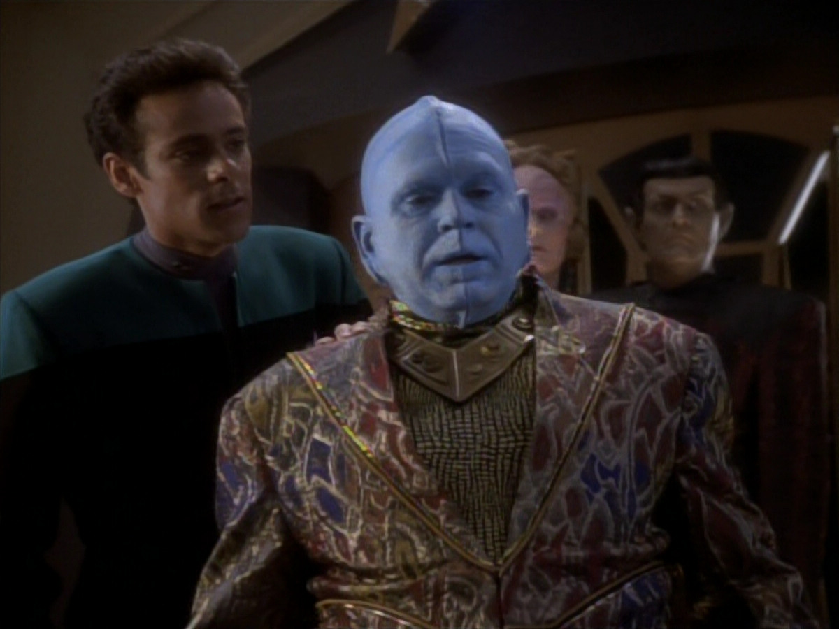 extant_StarTrekDS9_1x17-TheForsaken_00946.jpg