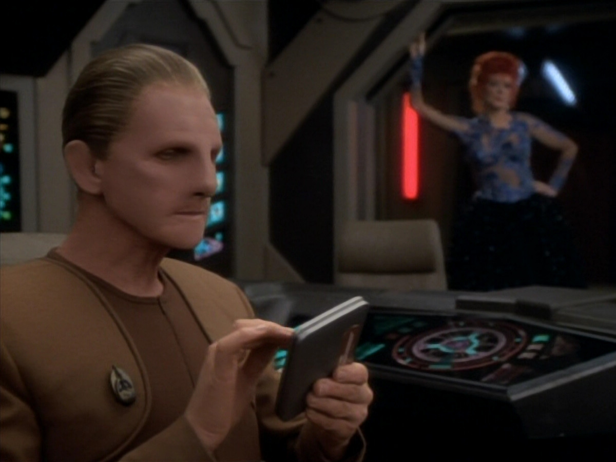 extant_StarTrekDS9_1x17-TheForsaken_01014.jpg