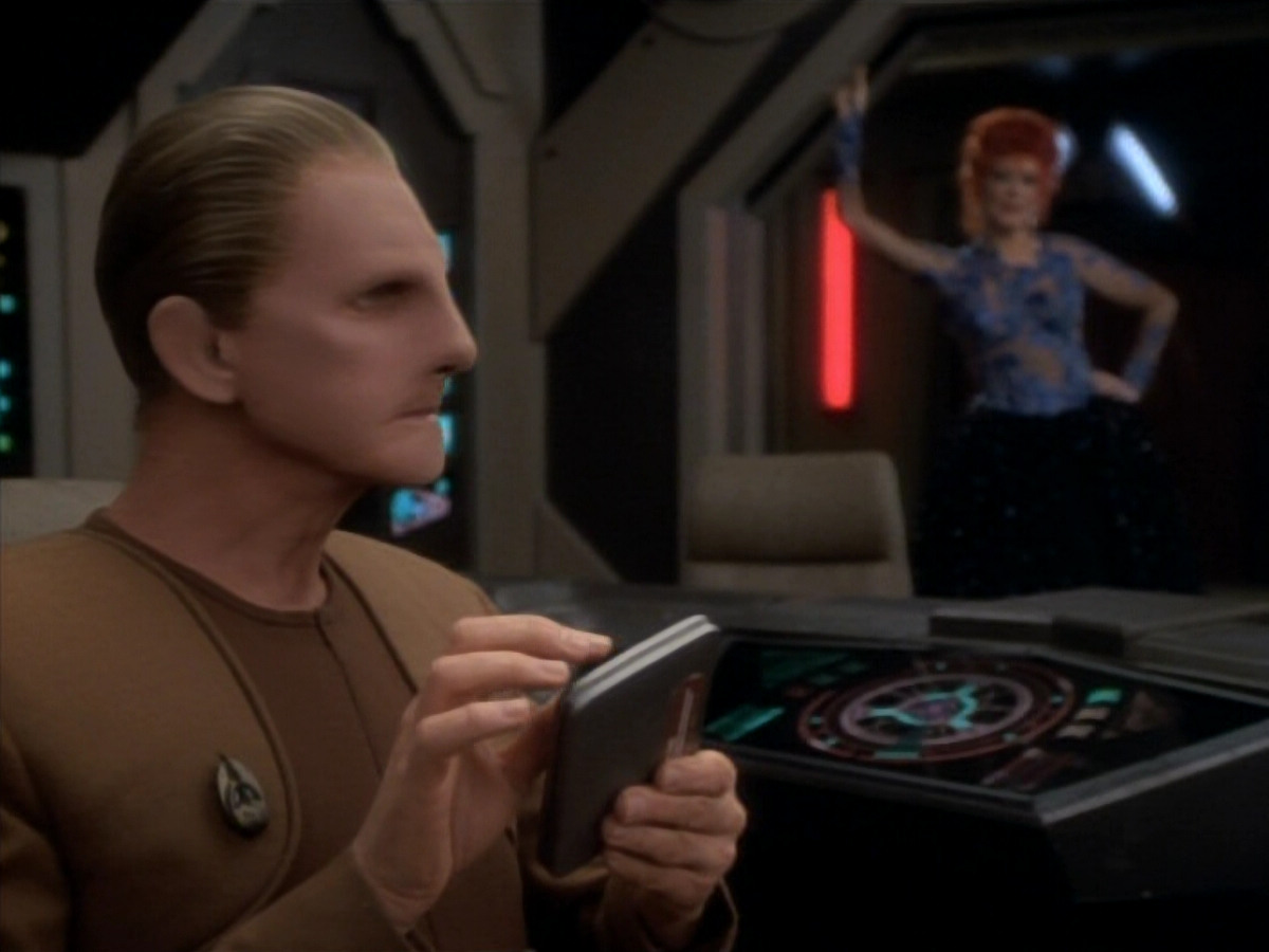 extant_StarTrekDS9_1x17-TheForsaken_01017.jpg