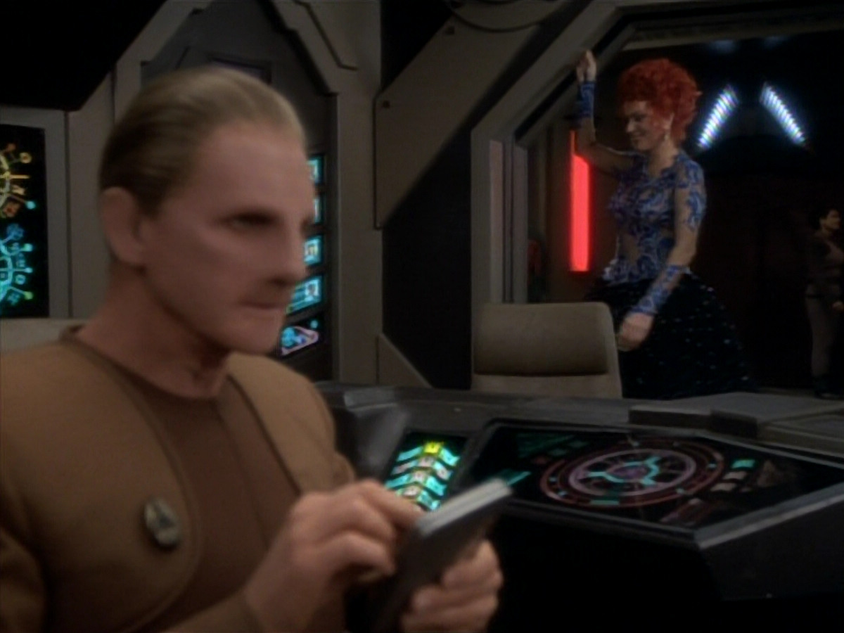 extant_StarTrekDS9_1x17-TheForsaken_01034.jpg