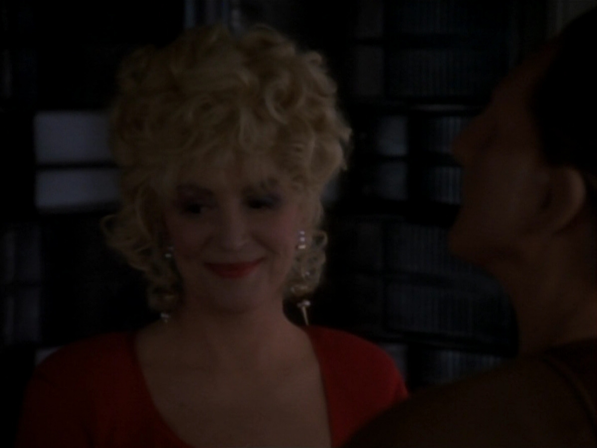 extant_StarTrekDS9_1x17-TheForsaken_01644.jpg