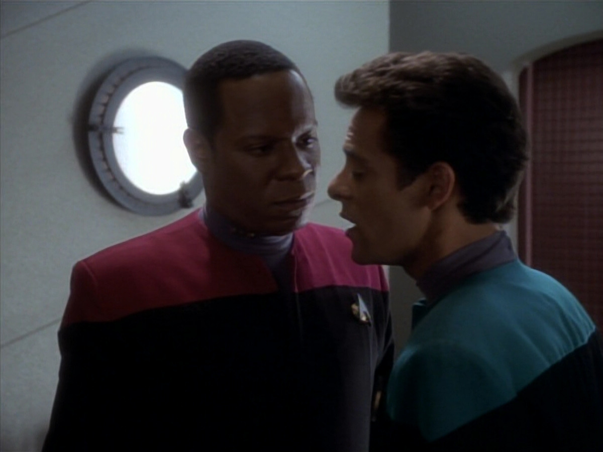 extant_StarTrekDS9_1x17-TheForsaken_02115.jpg