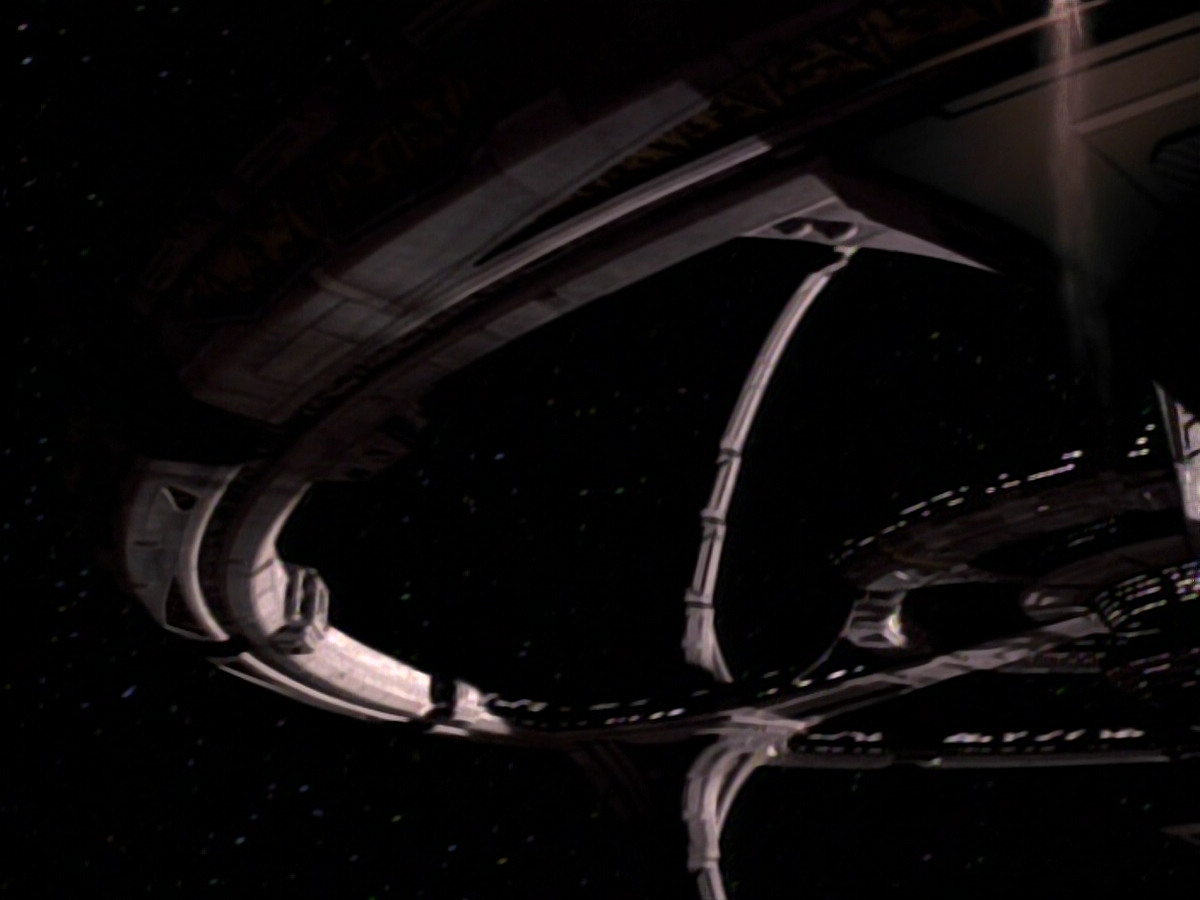 extant_StarTrekDS9_1x17-TheForsaken_02338.jpg