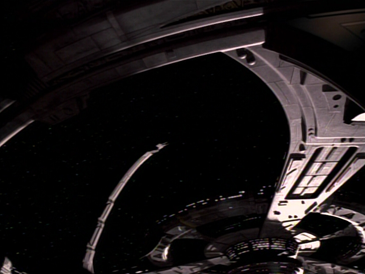 extant_StarTrekDS9_1x17-TheForsaken_02343.jpg