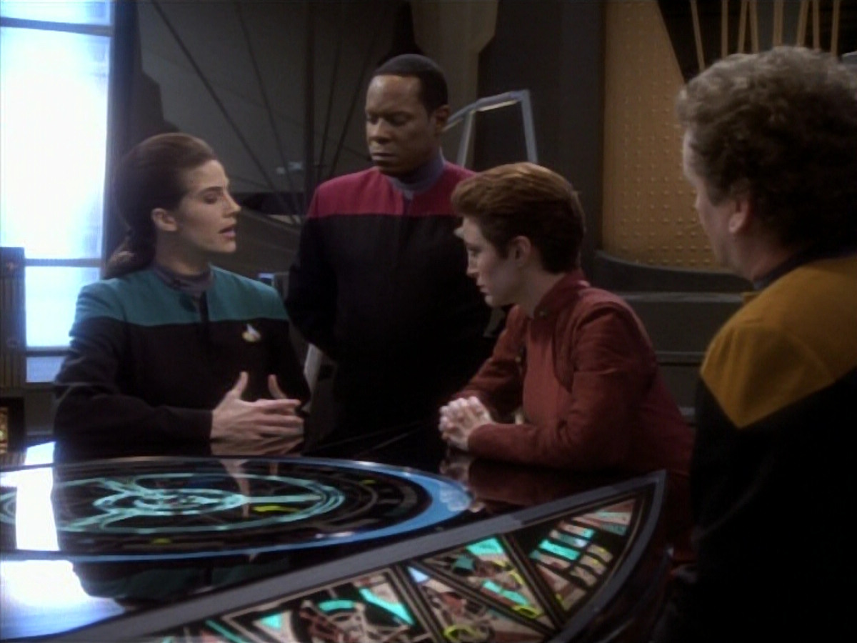 extant_StarTrekDS9_1x17-TheForsaken_02348.jpg