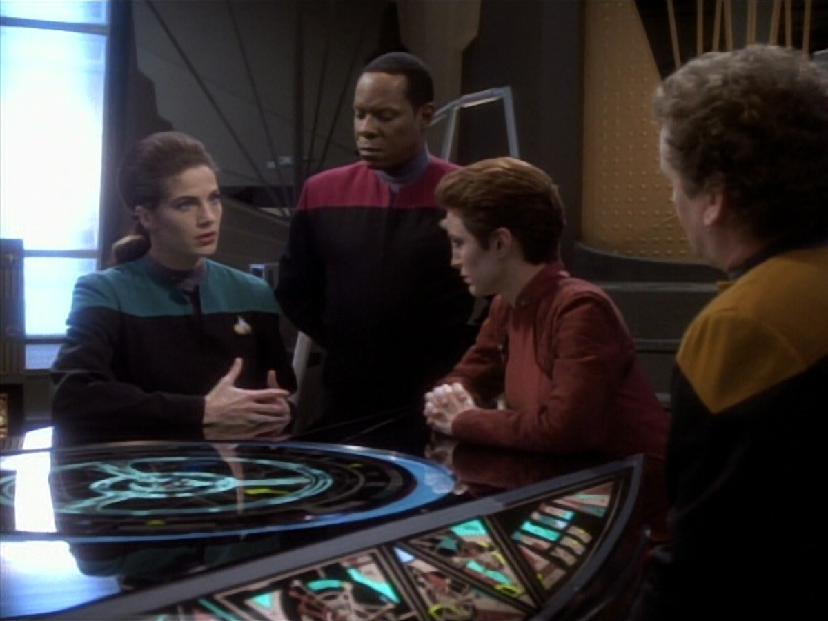 extant_StarTrekDS9_1x17-TheForsaken_02351.jpg
