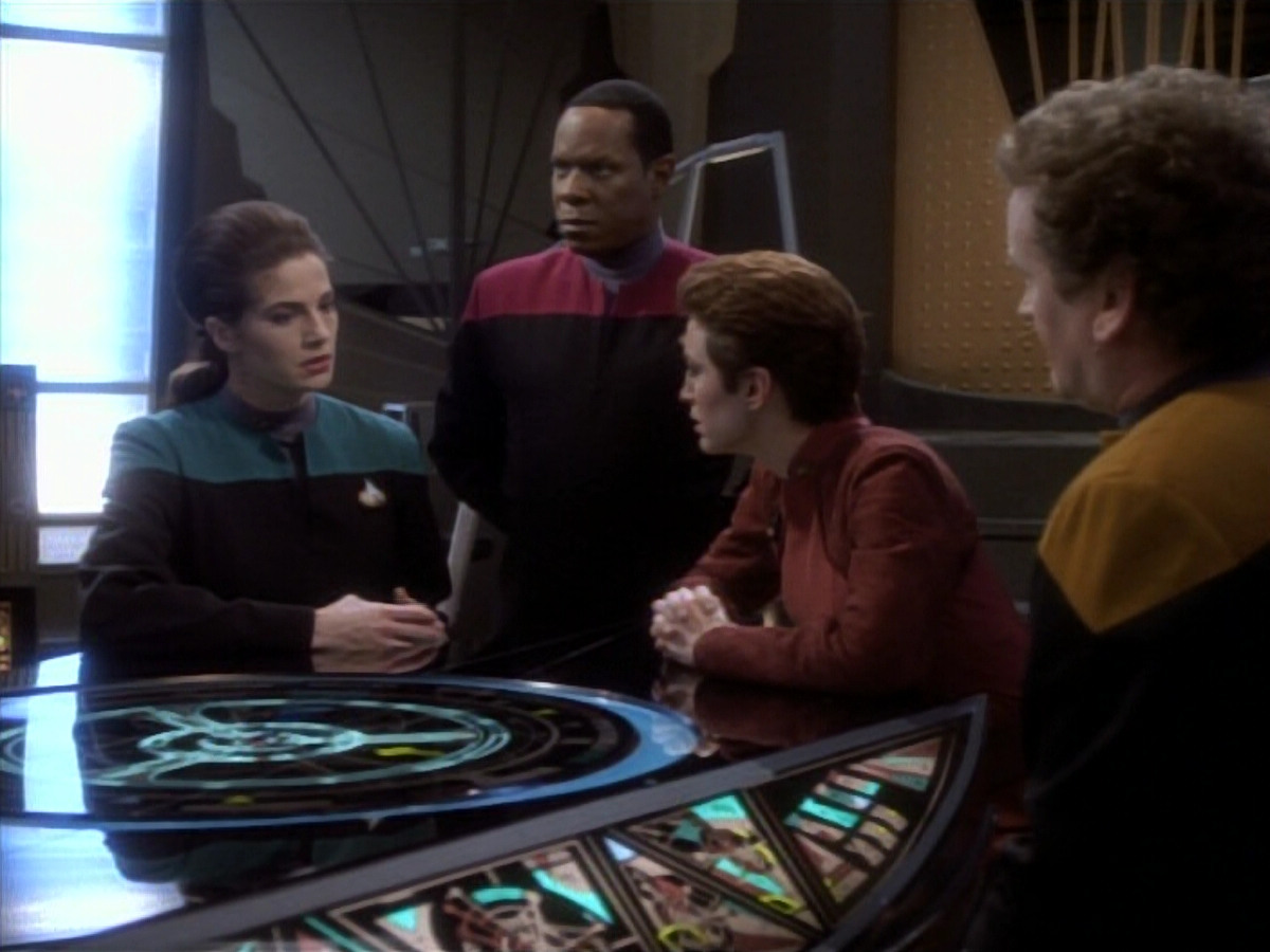 extant_StarTrekDS9_1x17-TheForsaken_02354.jpg