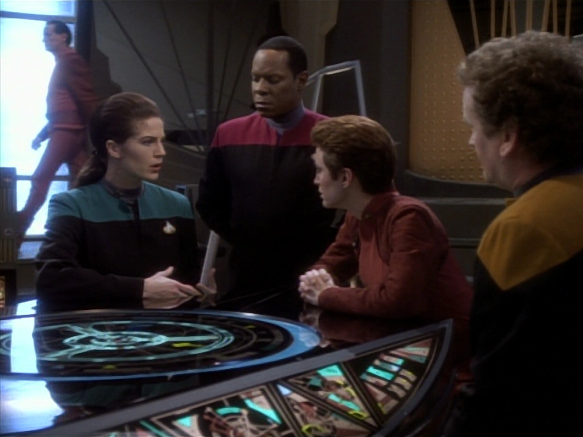 extant_StarTrekDS9_1x17-TheForsaken_02361.jpg