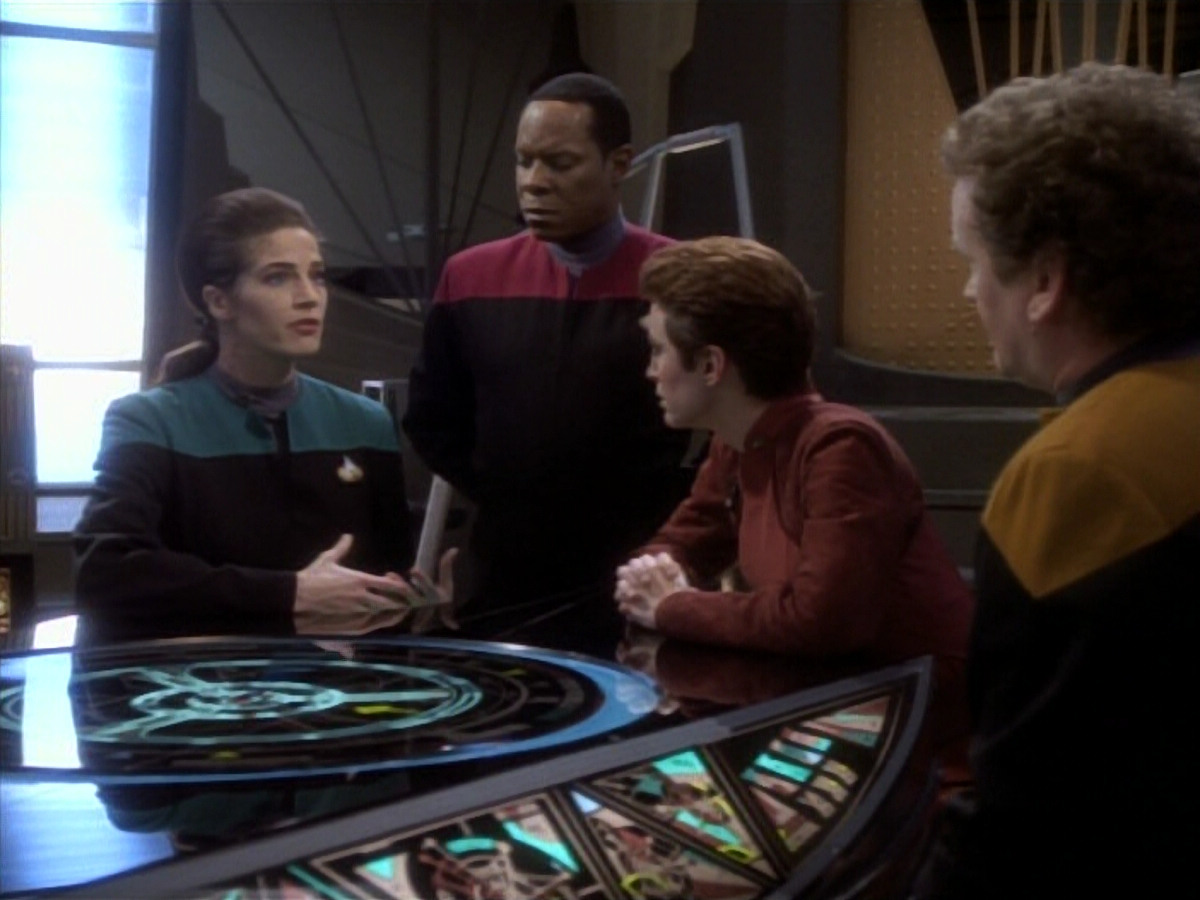 extant_StarTrekDS9_1x17-TheForsaken_02362.jpg