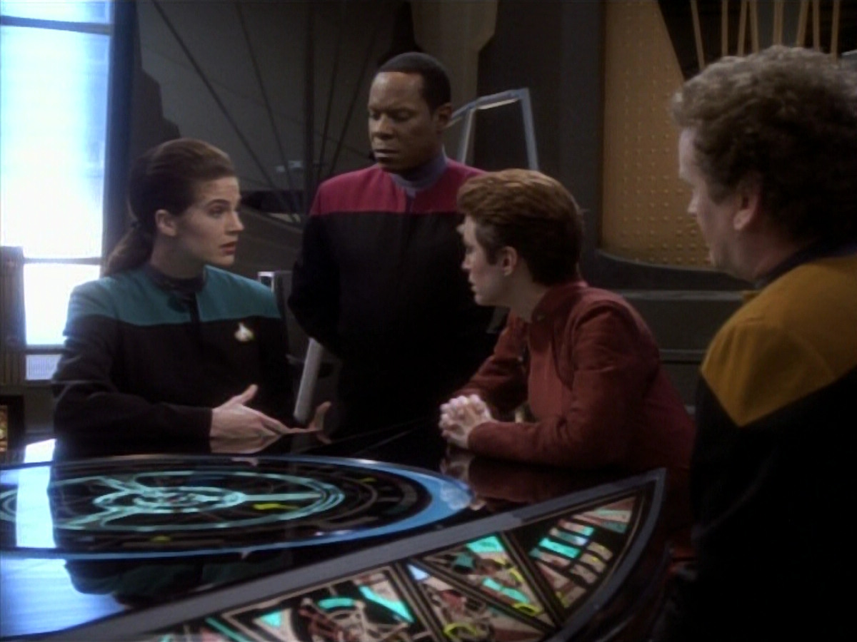 extant_StarTrekDS9_1x17-TheForsaken_02365.jpg