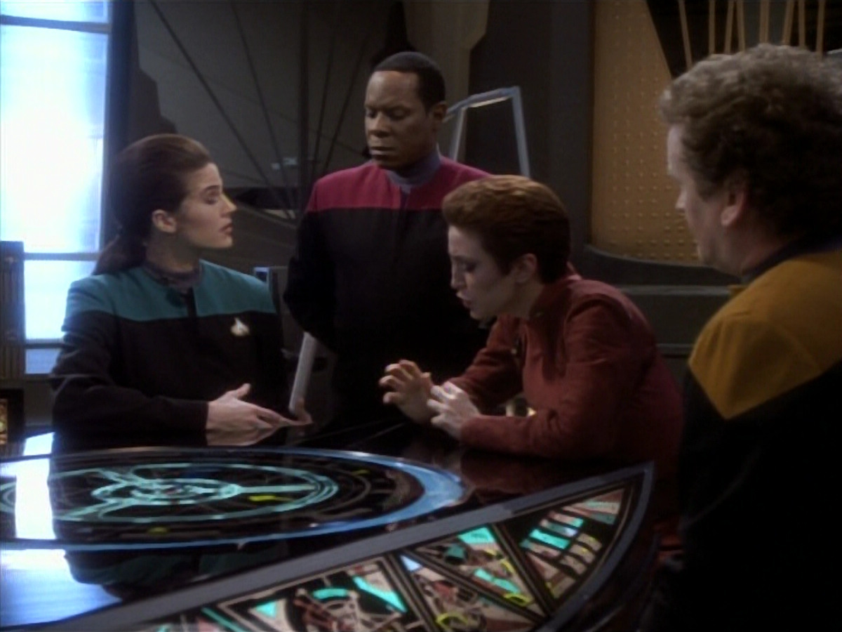 extant_StarTrekDS9_1x17-TheForsaken_02368.jpg