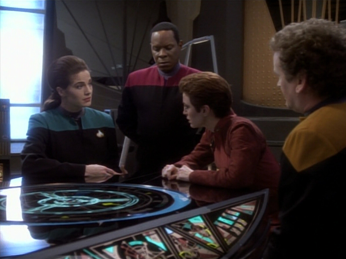 extant_StarTrekDS9_1x17-TheForsaken_02373.jpg