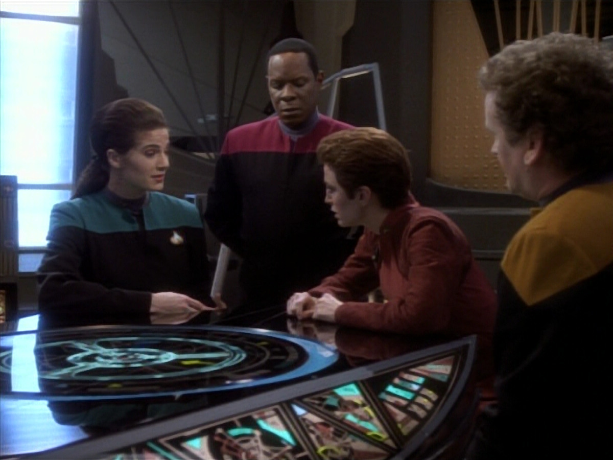 extant_StarTrekDS9_1x17-TheForsaken_02374.jpg