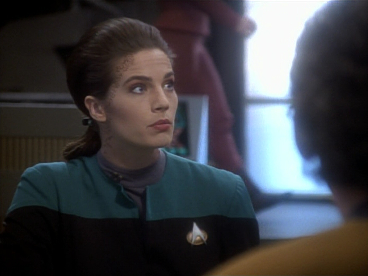 extant_StarTrekDS9_1x17-TheForsaken_02442.jpg