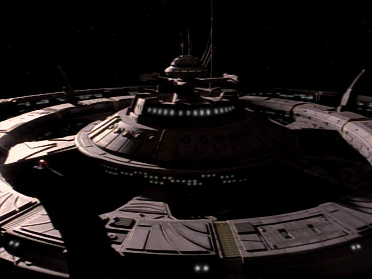 extant_StarTrekDS9_1x17-TheForsaken_02486.jpg