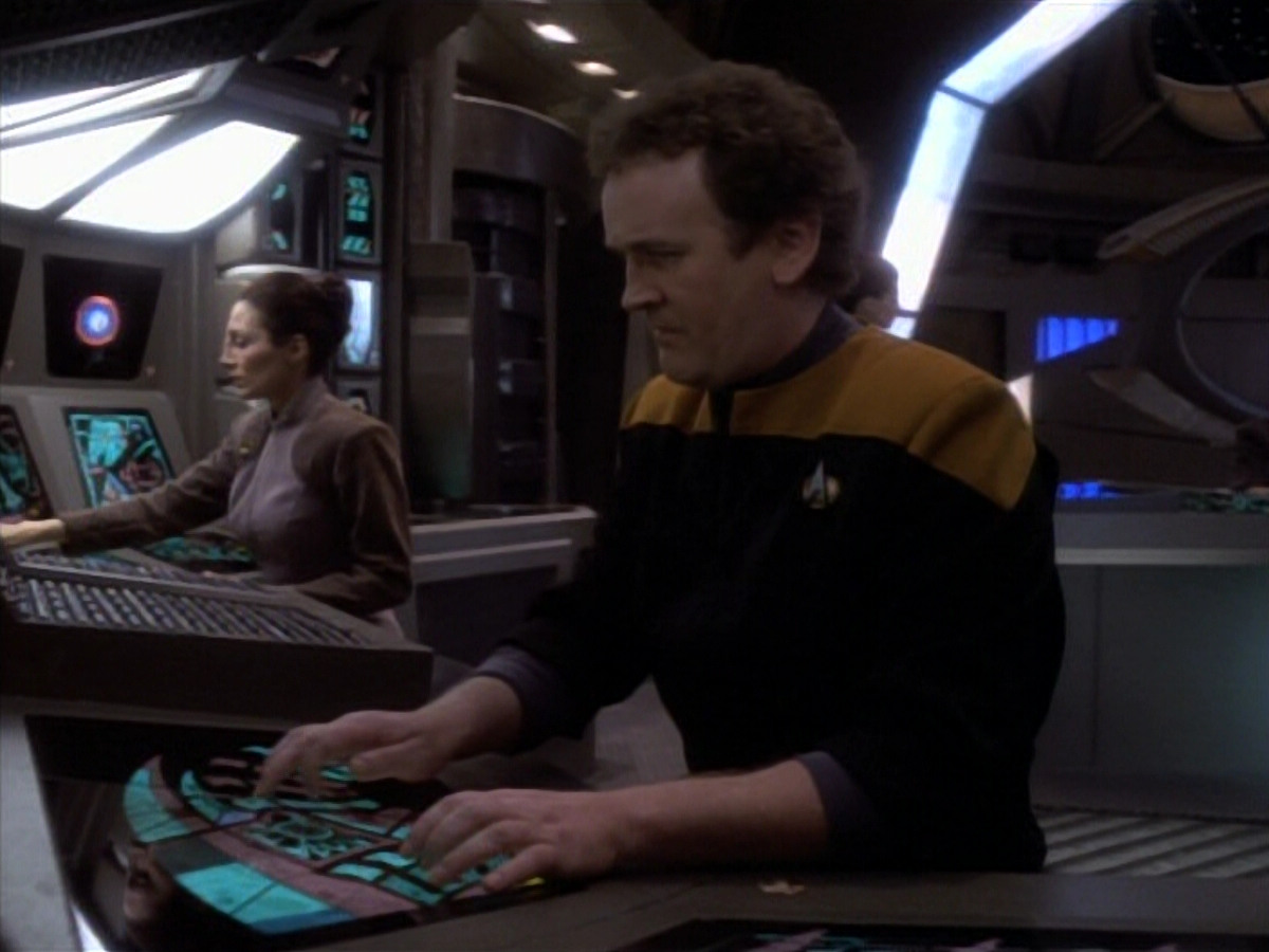 extant_StarTrekDS9_1x17-TheForsaken_02526.jpg