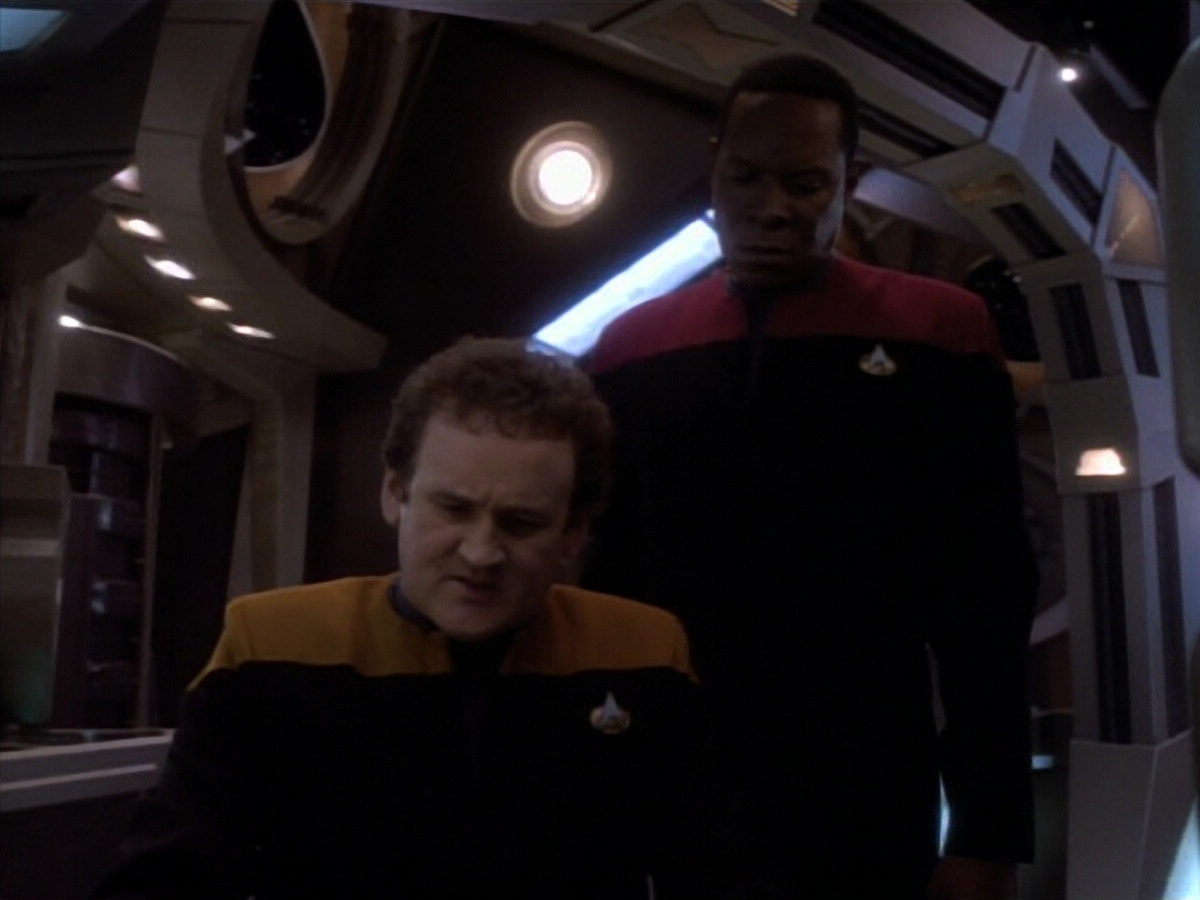 extant_StarTrekDS9_1x17-TheForsaken_02537.jpg