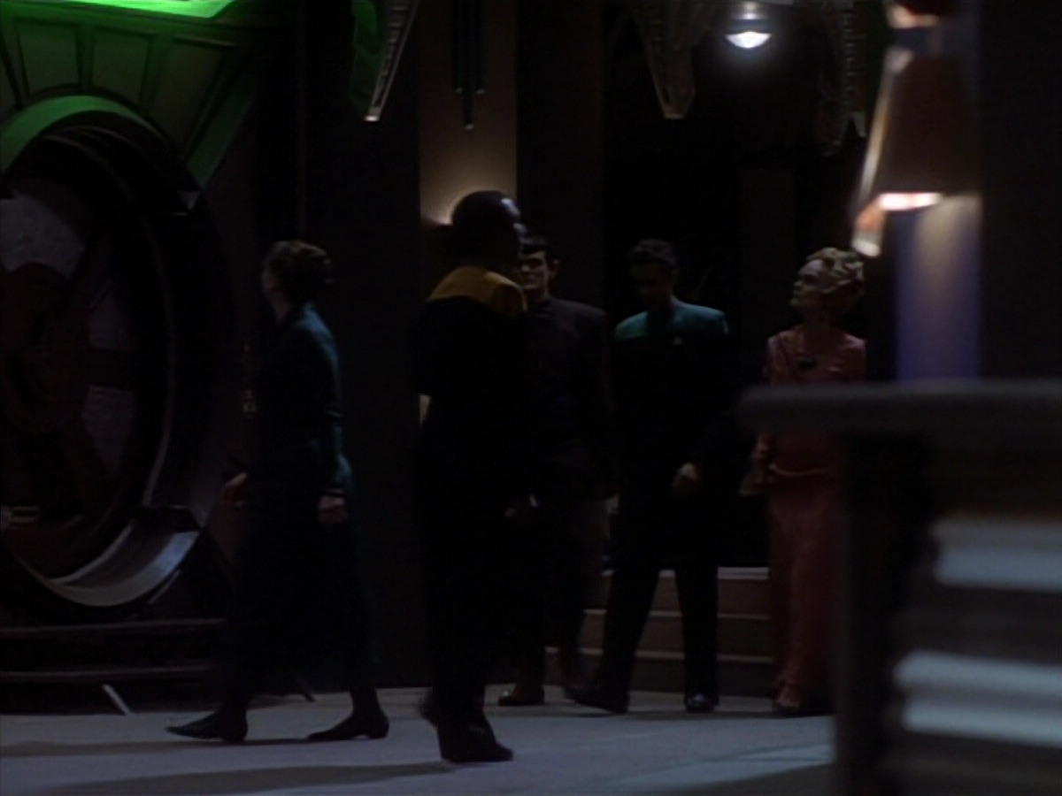 extant_StarTrekDS9_1x17-TheForsaken_02556.jpg