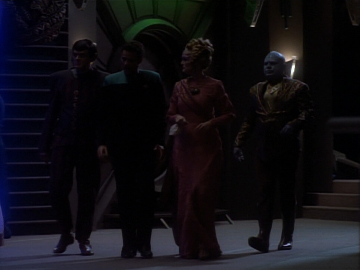 extant_StarTrekDS9_1x17-TheForsaken_02565.jpg