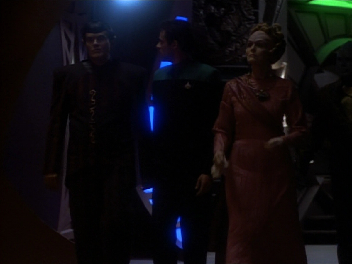 extant_StarTrekDS9_1x17-TheForsaken_02572.jpg