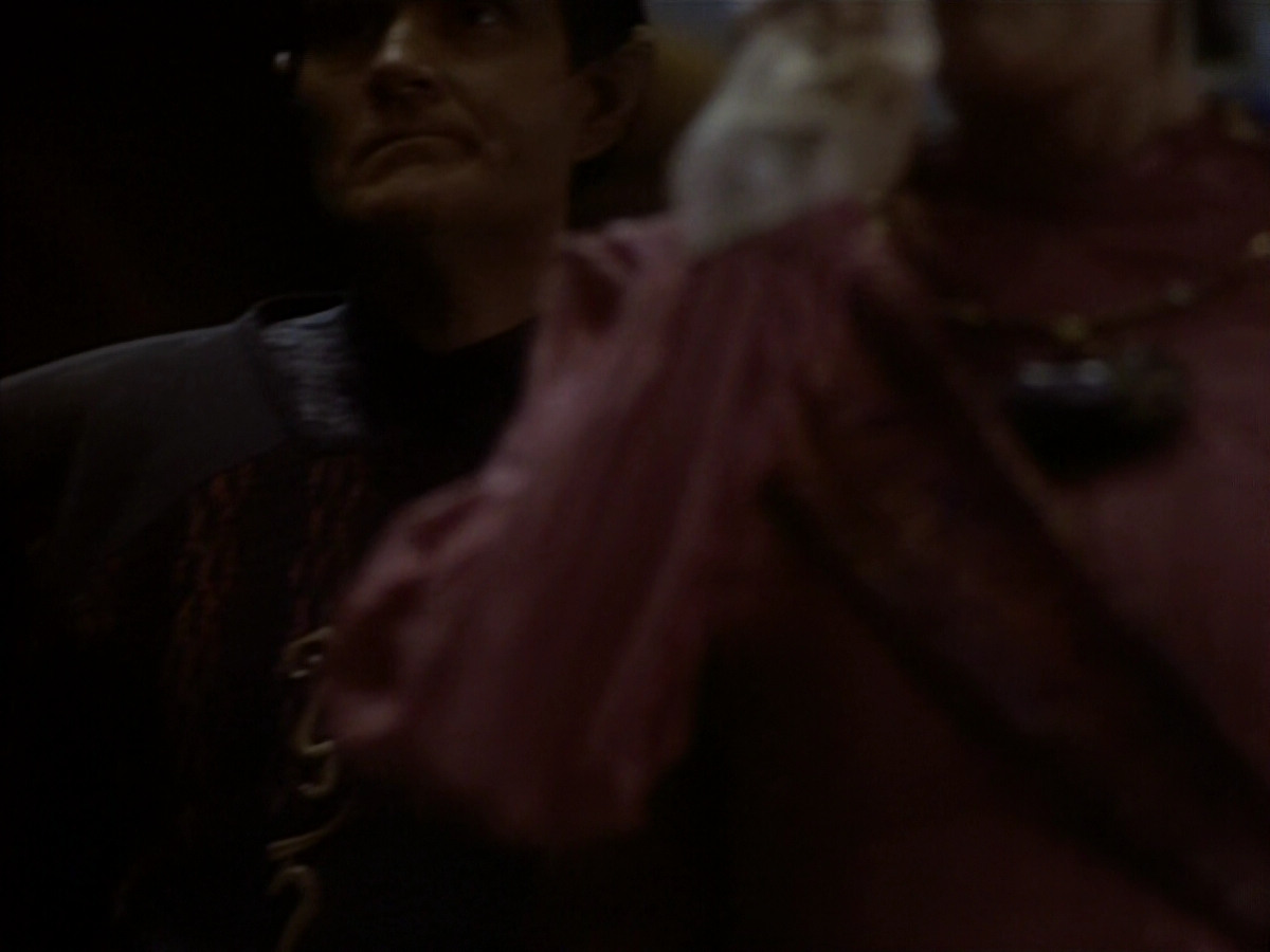 extant_StarTrekDS9_1x17-TheForsaken_02610.jpg