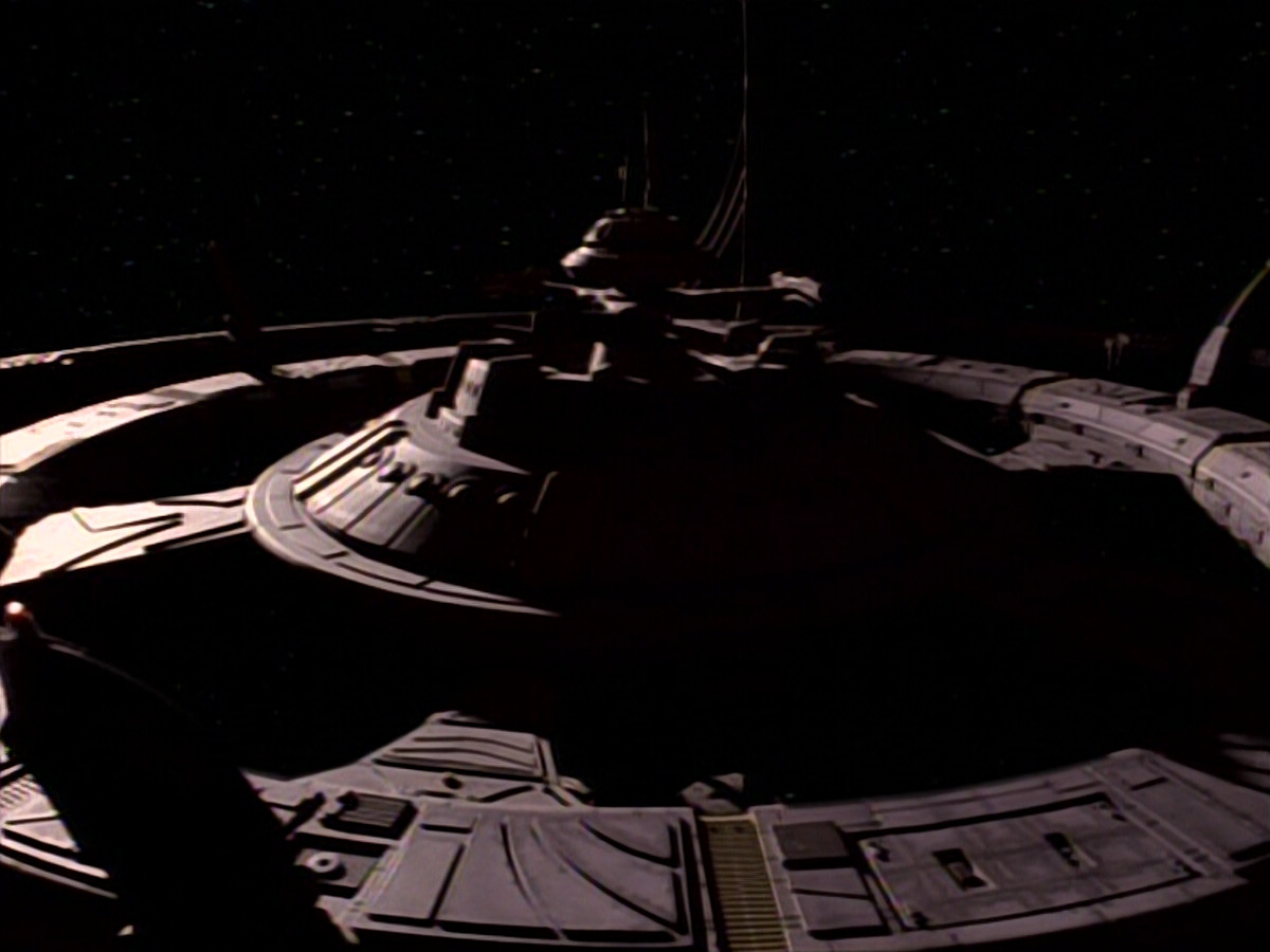 extant_StarTrekDS9_1x17-TheForsaken_02617.jpg