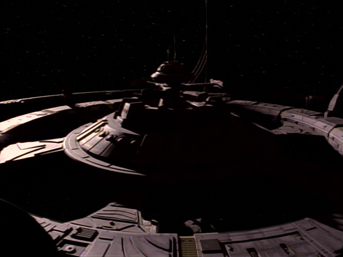 extant_StarTrekDS9_1x17-TheForsaken_02620.jpg