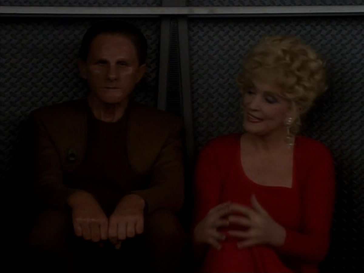 extant_StarTrekDS9_1x17-TheForsaken_02625.jpg