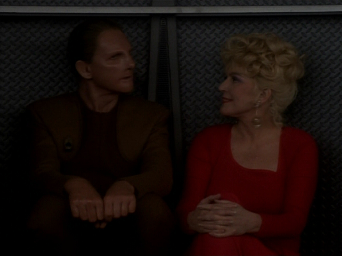 extant_StarTrekDS9_1x17-TheForsaken_02630.jpg