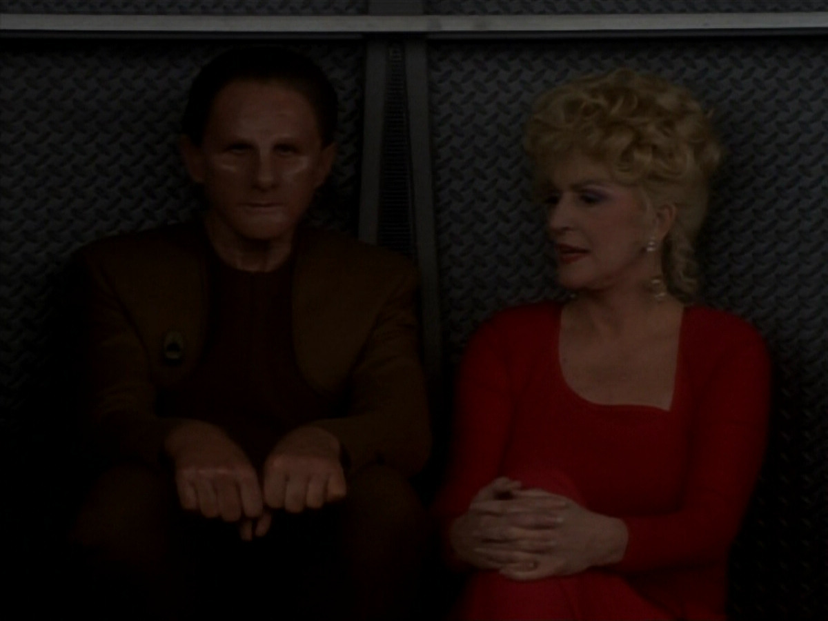 extant_StarTrekDS9_1x17-TheForsaken_02641.jpg