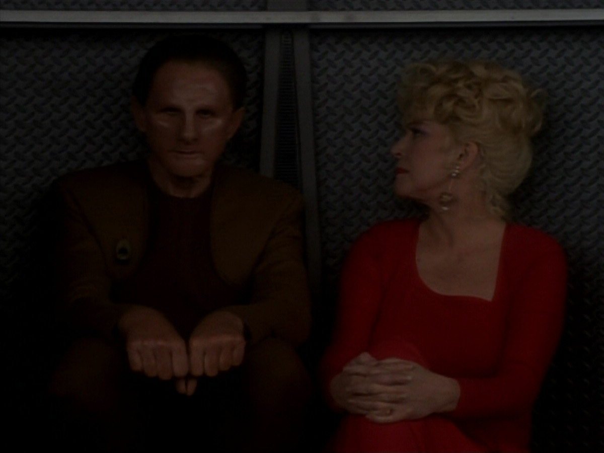 extant_StarTrekDS9_1x17-TheForsaken_02647.jpg