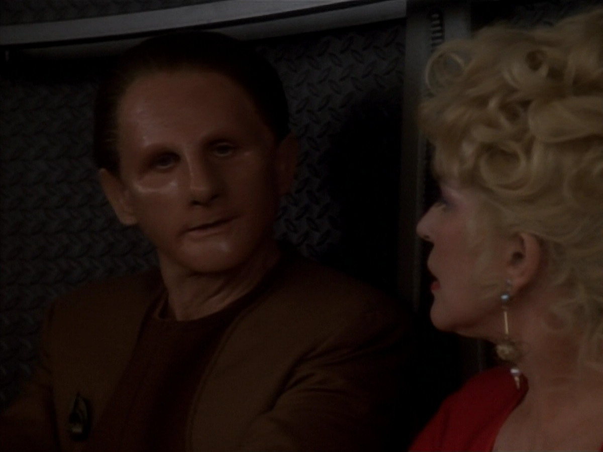 extant_StarTrekDS9_1x17-TheForsaken_02656.jpg