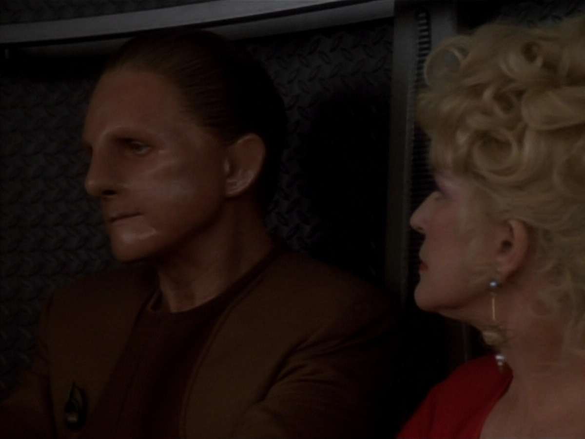 extant_StarTrekDS9_1x17-TheForsaken_02663.jpg