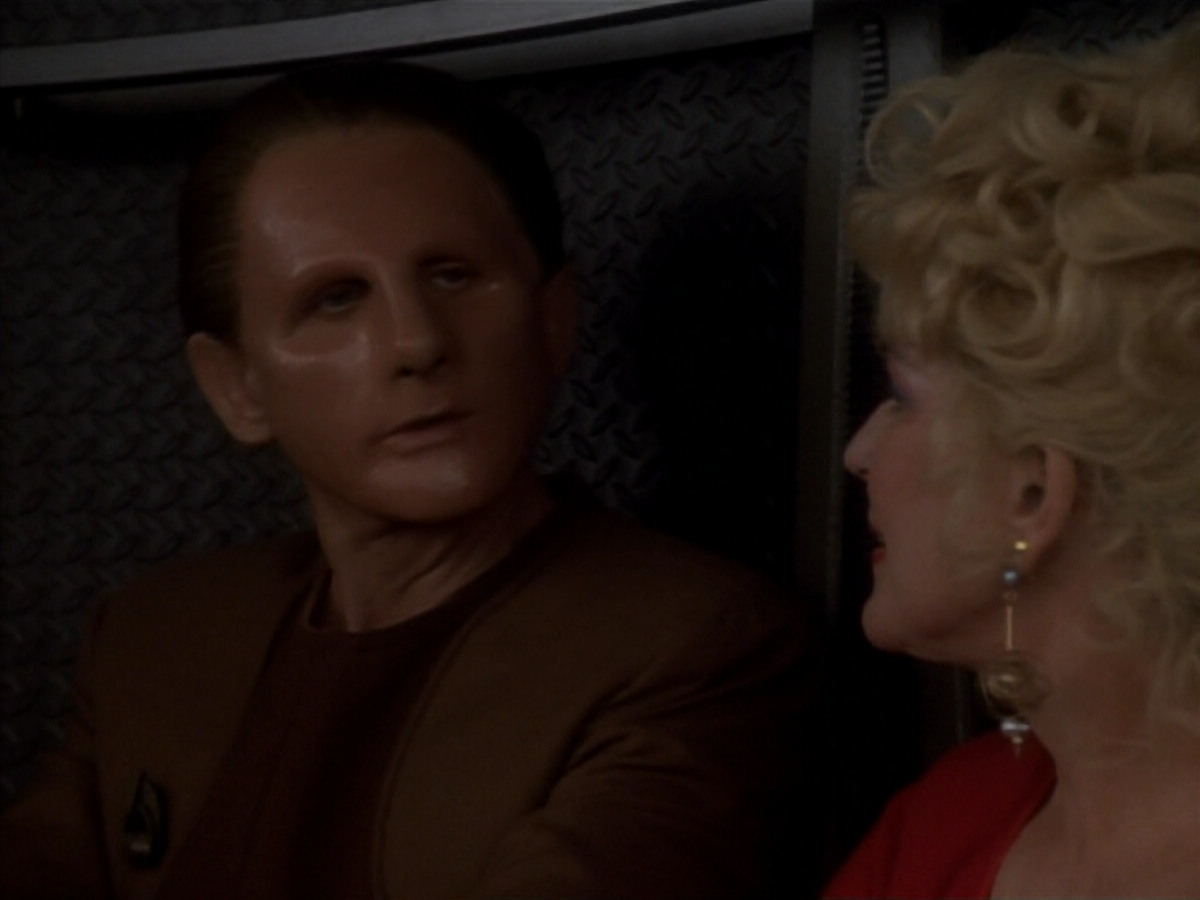 extant_StarTrekDS9_1x17-TheForsaken_02671.jpg