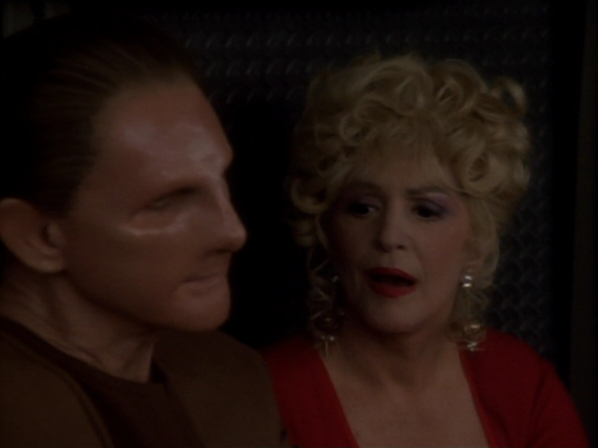 extant_StarTrekDS9_1x17-TheForsaken_02674.jpg