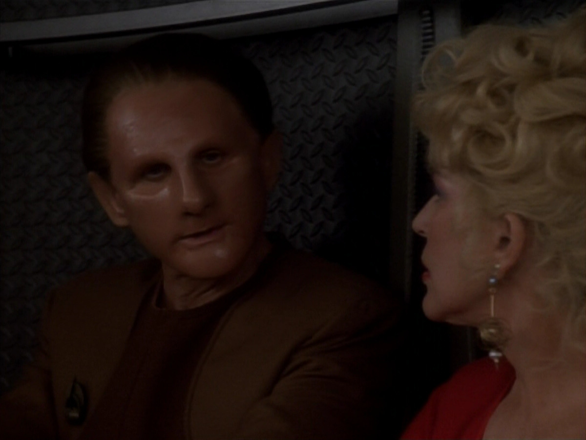 extant_StarTrekDS9_1x17-TheForsaken_02686.jpg