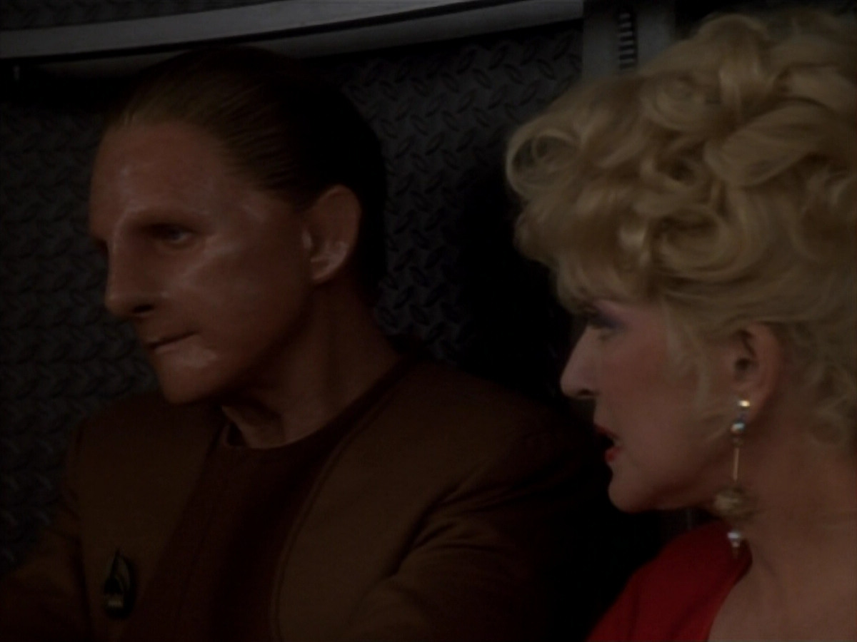 extant_StarTrekDS9_1x17-TheForsaken_02692.jpg