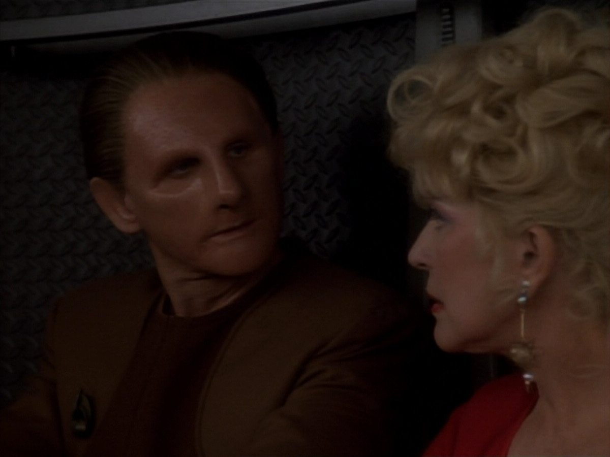 extant_StarTrekDS9_1x17-TheForsaken_02695.jpg
