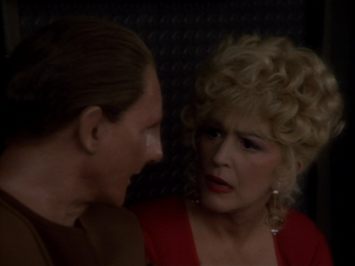 extant_StarTrekDS9_1x17-TheForsaken_02714.jpg