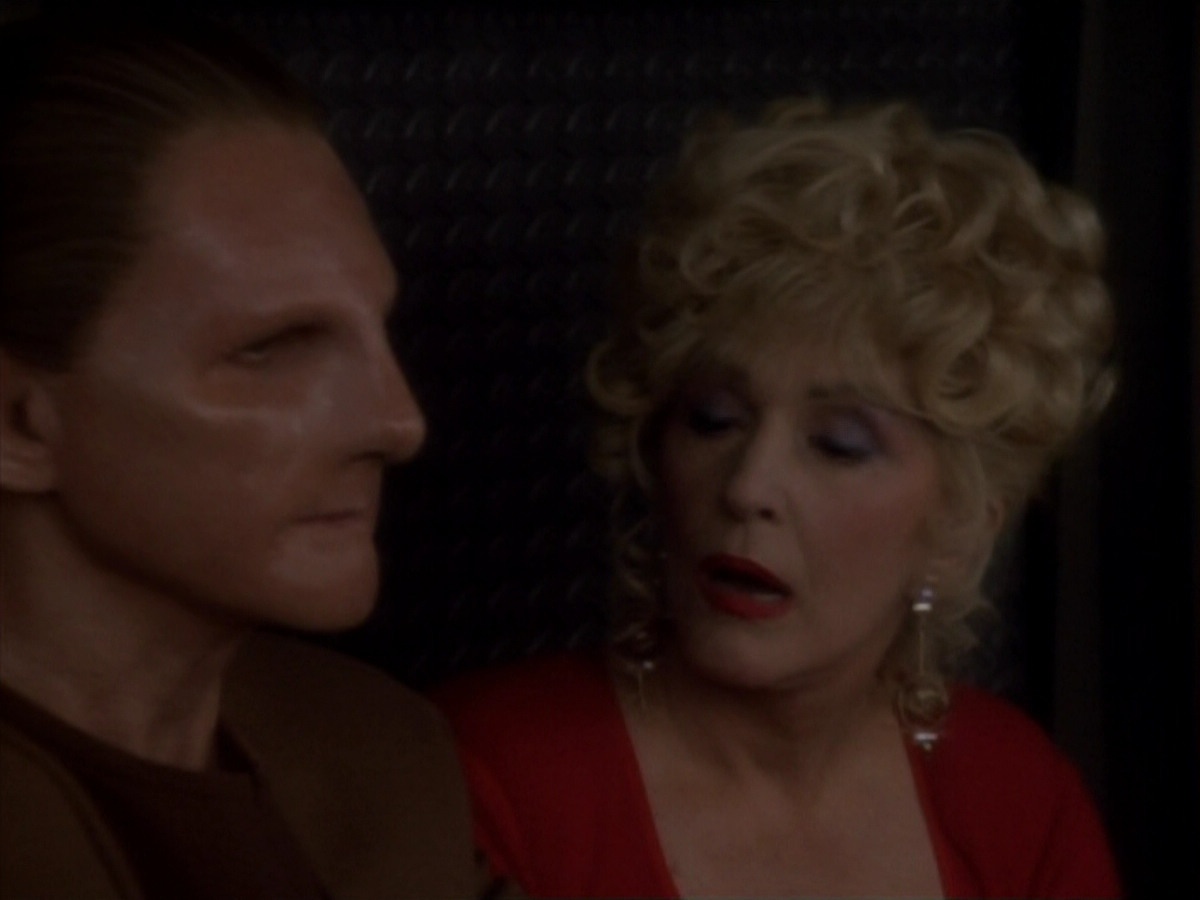 extant_StarTrekDS9_1x17-TheForsaken_02727.jpg