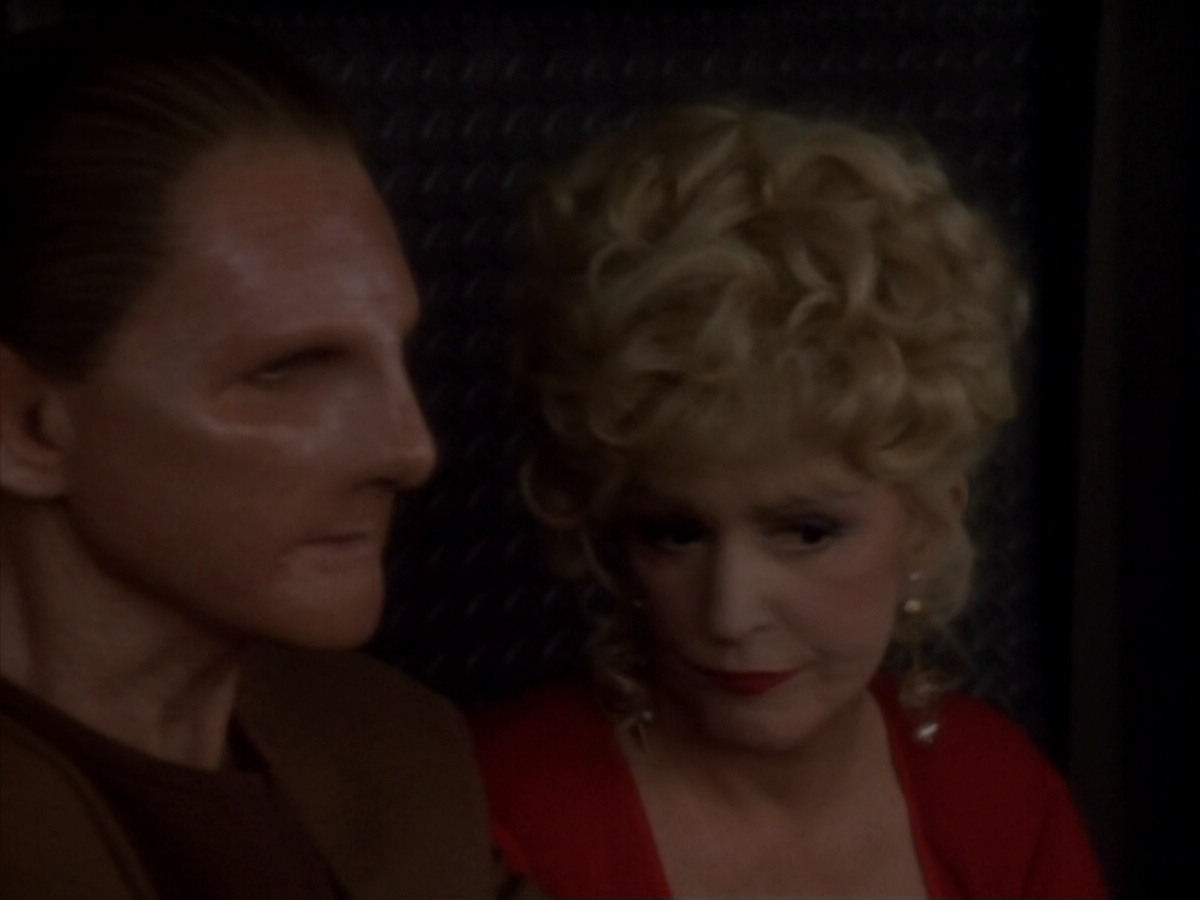 extant_StarTrekDS9_1x17-TheForsaken_02730.jpg