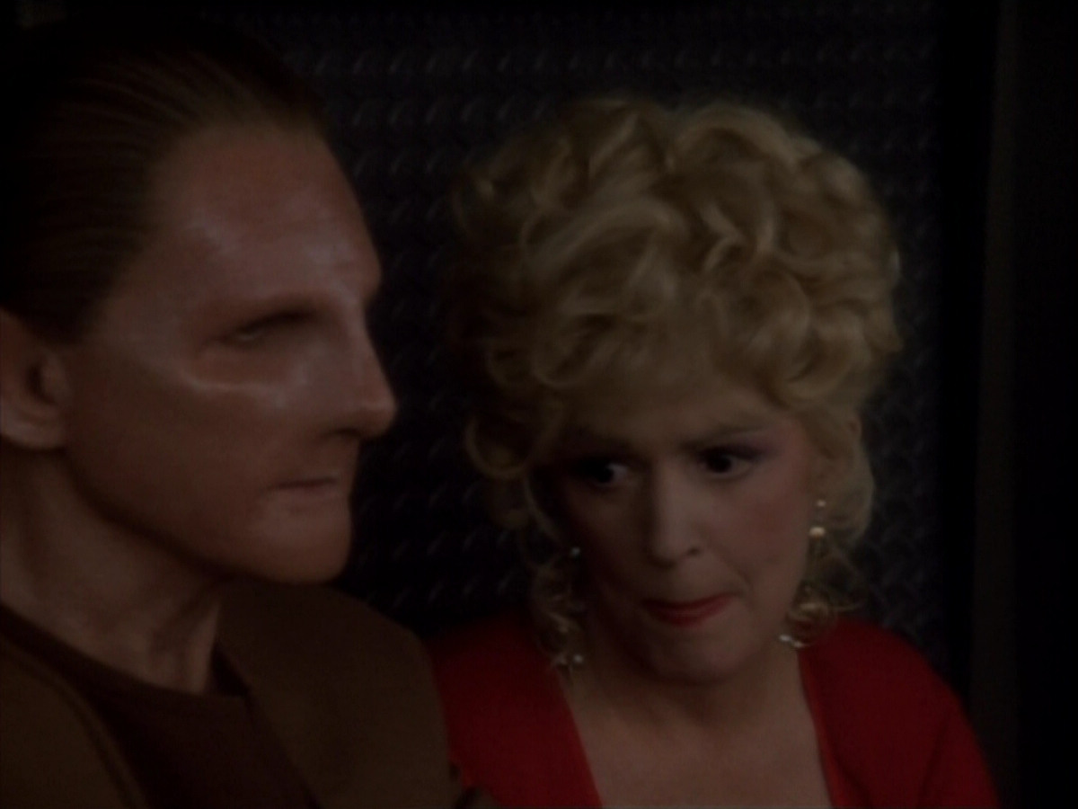 extant_StarTrekDS9_1x17-TheForsaken_02732.jpg