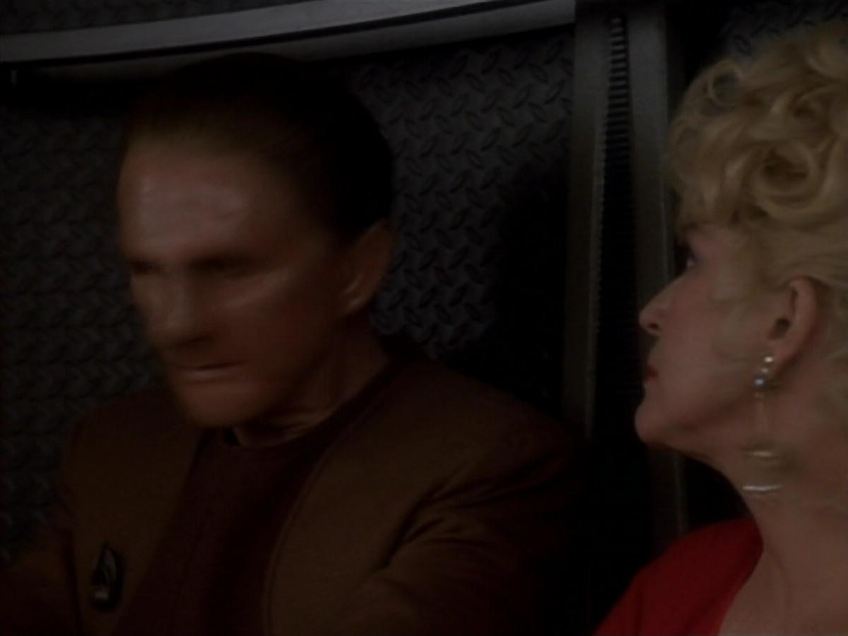 extant_StarTrekDS9_1x17-TheForsaken_02736.jpg