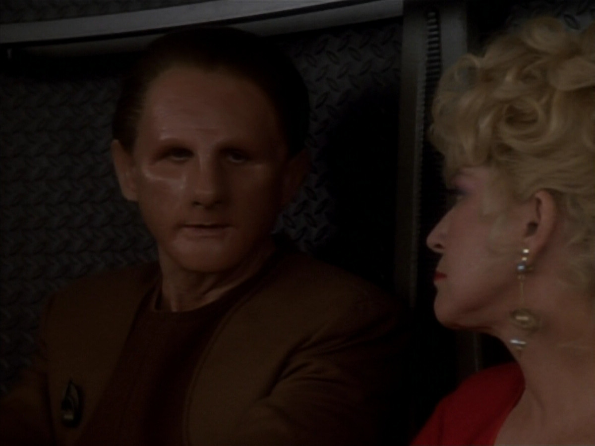 extant_StarTrekDS9_1x17-TheForsaken_02741.jpg