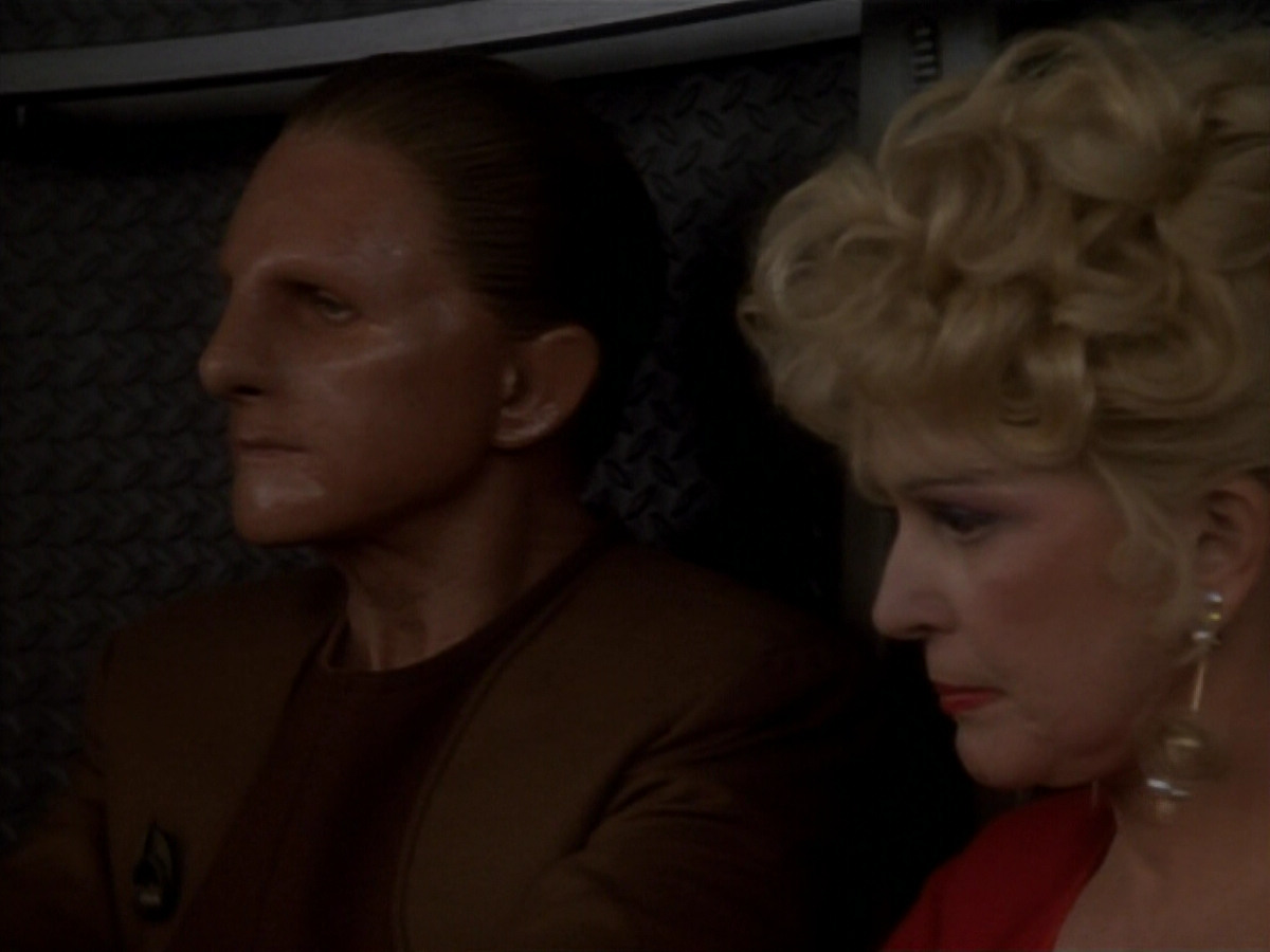 extant_StarTrekDS9_1x17-TheForsaken_02749.jpg