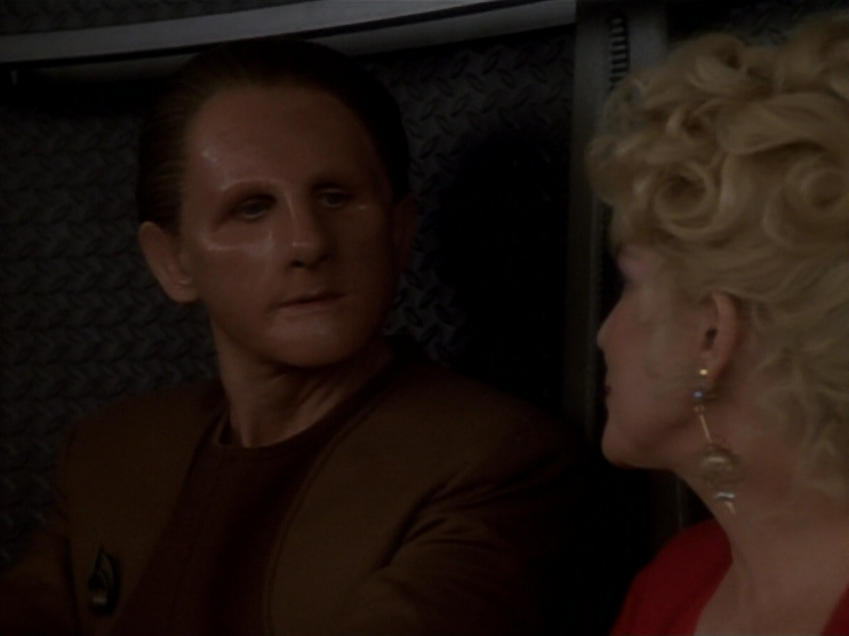 extant_StarTrekDS9_1x17-TheForsaken_02751.jpg