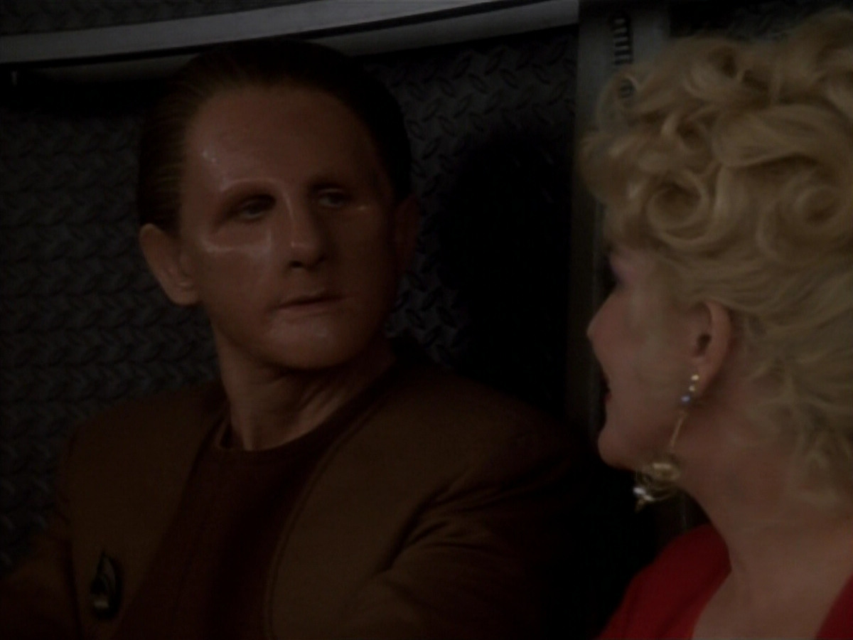 extant_StarTrekDS9_1x17-TheForsaken_02752.jpg