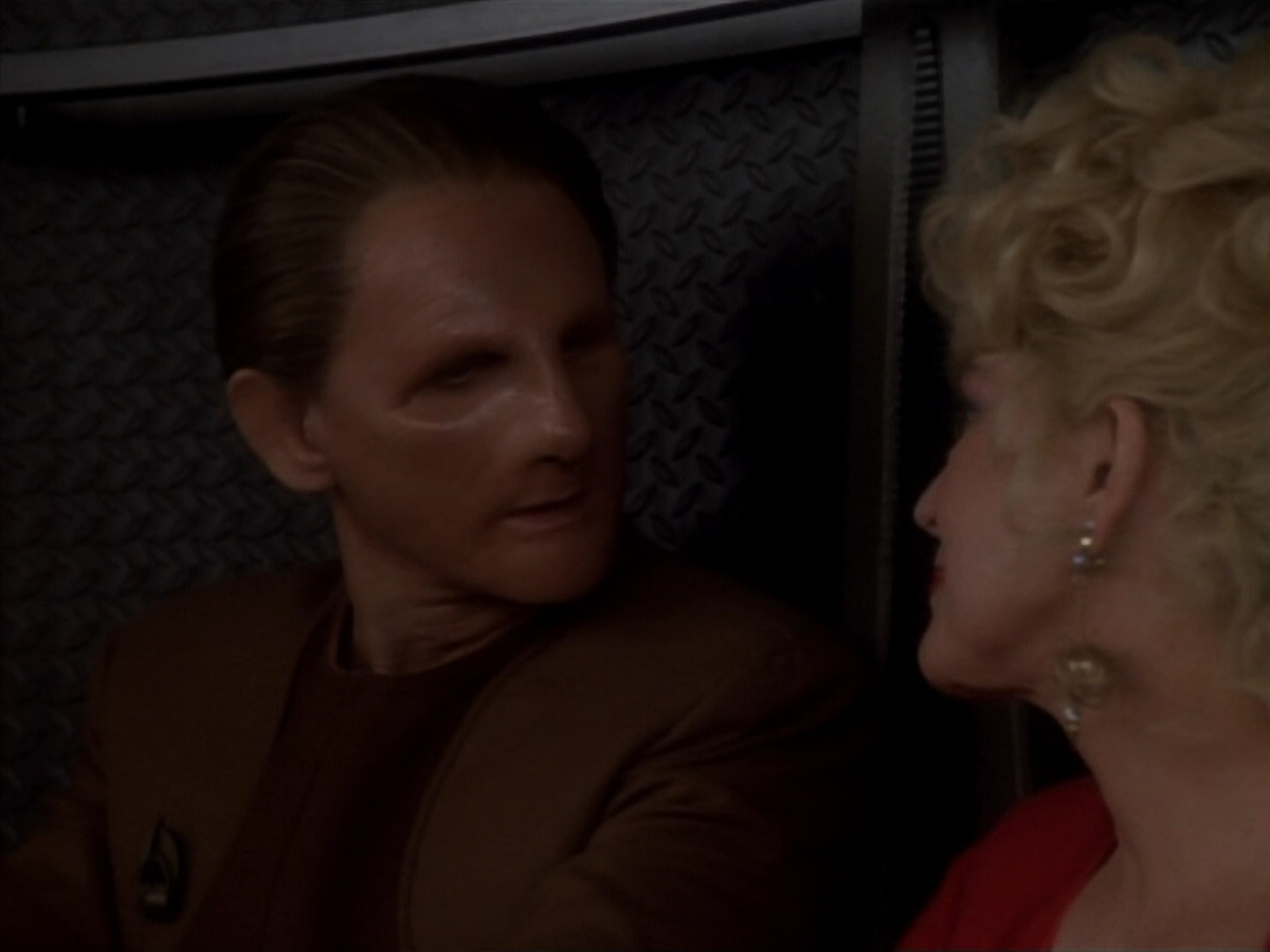 extant_StarTrekDS9_1x17-TheForsaken_02759.jpg